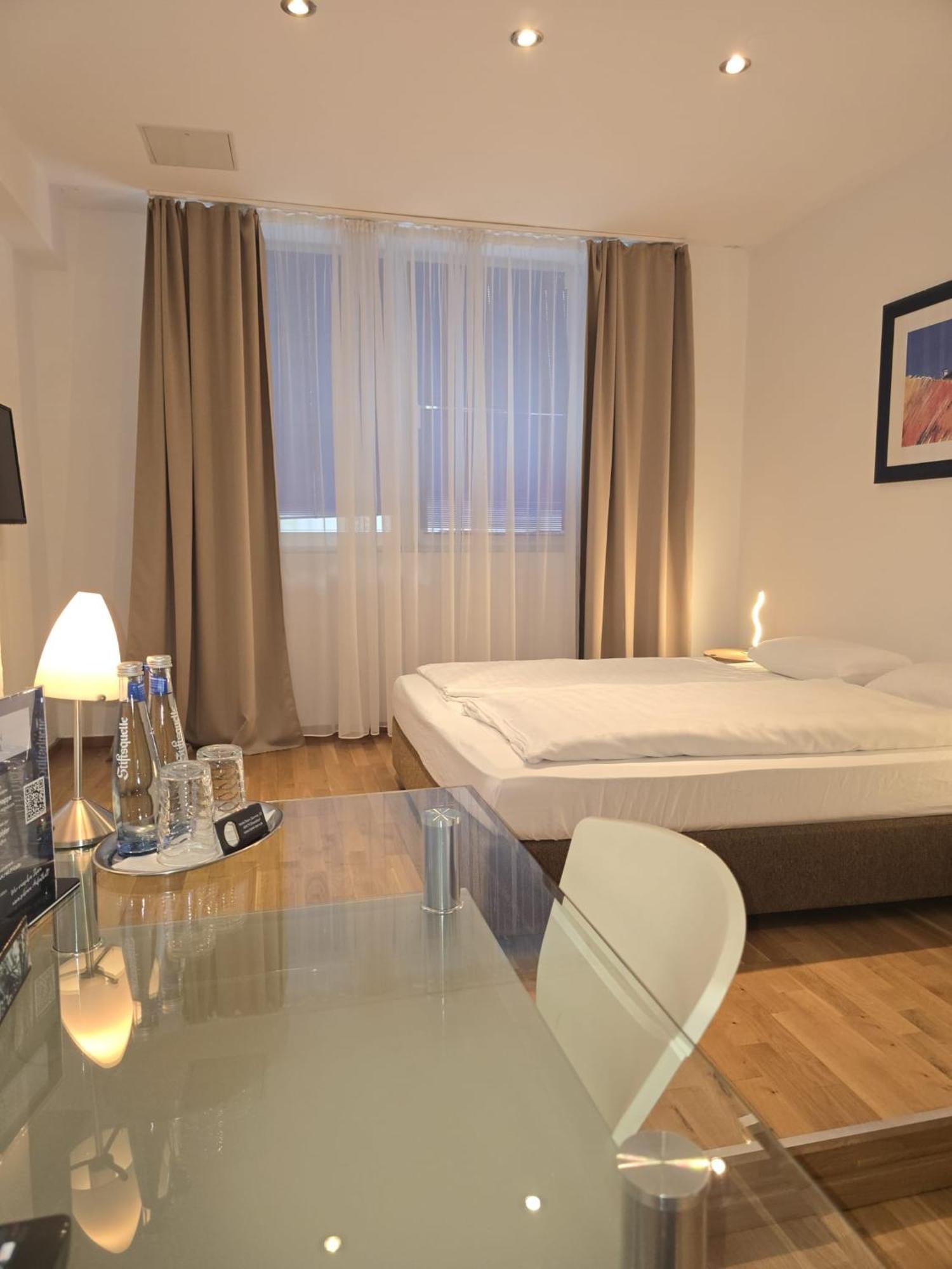 Hotel Stern Dusseldorf Ngoại thất bức ảnh